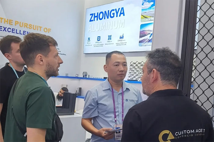 1730361912248766.jpg 廣州廣交會(huì)中亞鋁業(yè)